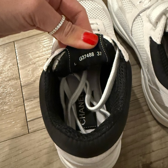 Chanel sneakers black and white size 7 37 worn once - Picture 4 of 5